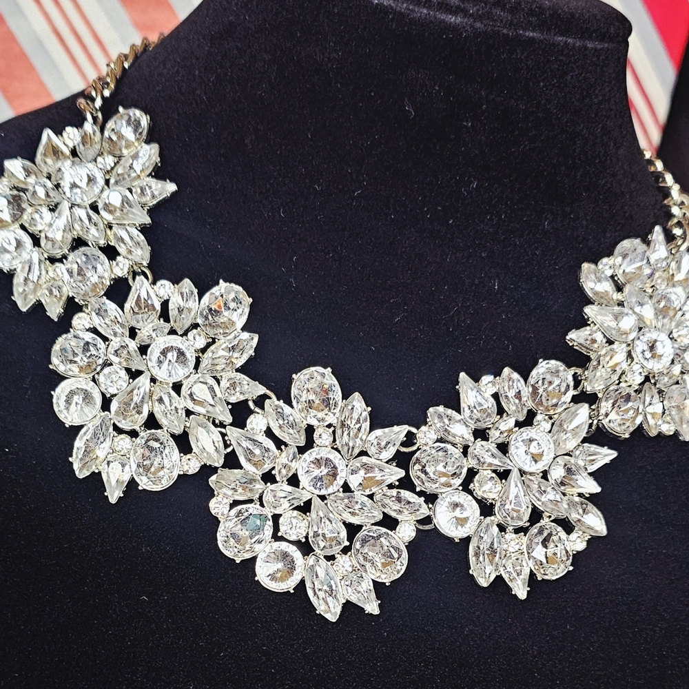 New York & Company Silver Stunning Muti Layered Crystal Glass Necklace 16" Choke